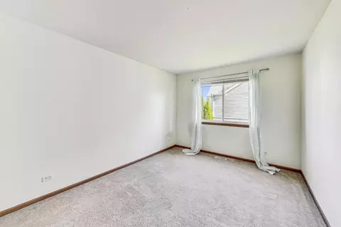 Bedroom - 1182 Devon Dr, Antioch, IL 60002 photo 6 of 8