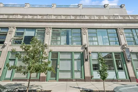 3105 N Greenview Ave, Chicago, IL 60657