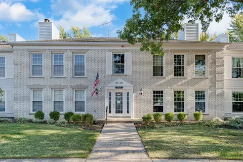1160 Spring Garden Cir #60, Naperville, IL 60563