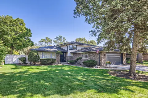 10537 S Lori Ln, Palos Hills, IL 60465