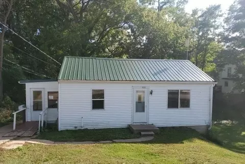 403 E Benton St, Mount Carroll, IL 61053