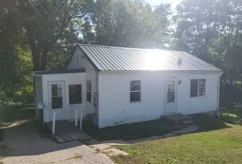 Exterior - 403 E Benton St, Mount Carroll, IL 61053 photo 2 of 3