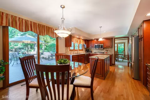 2405 Bennington Ln, Mchenry, IL 60050 photo 4