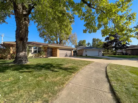 860 E 150th Pl, South Holland, IL 60473