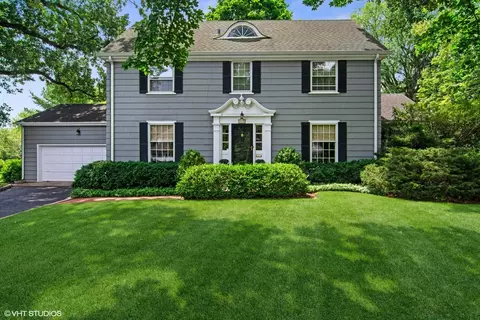 2815 Blackhawk Rd, Wilmette, IL 60091