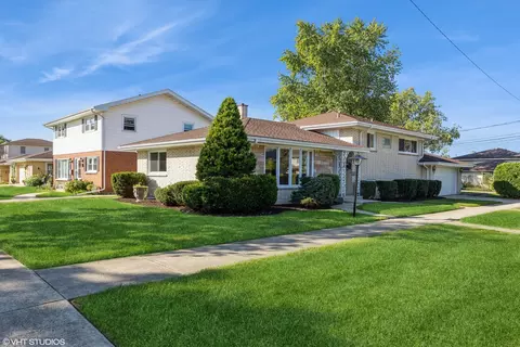 2900 Kensington Ave, Westchester, IL 60154