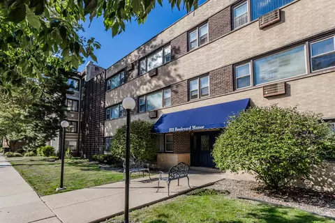 222 Washington Blvd #104, Oak Park, IL 60302