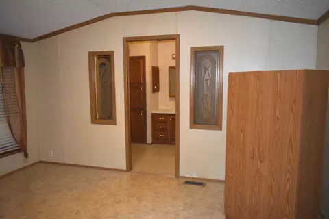 101 E Van Alstine St, Secor, IL 61771 photo 14