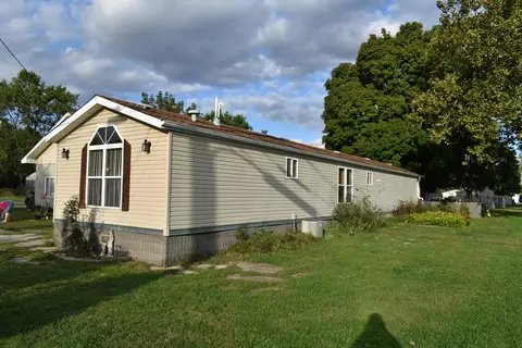 101 E Van Alstine St, Secor, IL 61771 photo 3