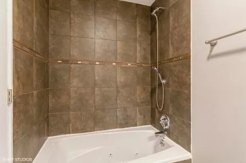 Bath - 8842 Dee Rd #B, Des Plaines, IL 60016 photo 4 of 5