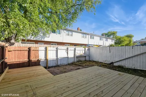 Exterior - 8842 Dee Rd #B, Des Plaines, IL 60016 photo 3 of 3