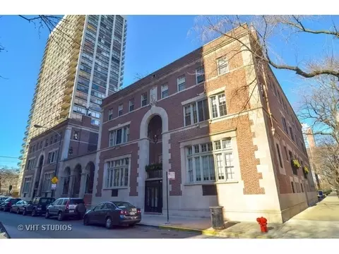 50 W Schiller St #H1, Chicago, IL 60610