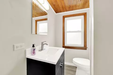 Bath - Undisclosed, Chicago, IL 60629 photo 3 of 3