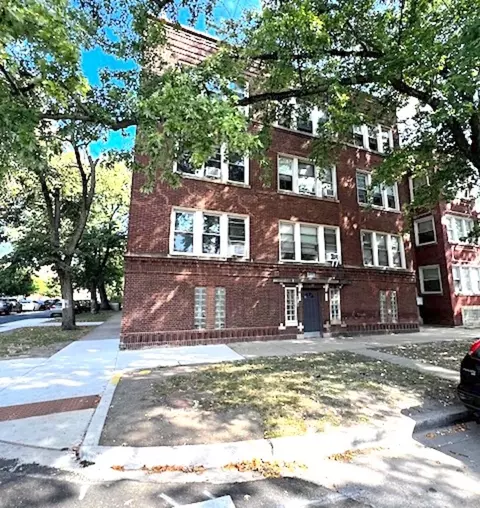 7233 N Damen Ave #2, Chicago, IL 60645