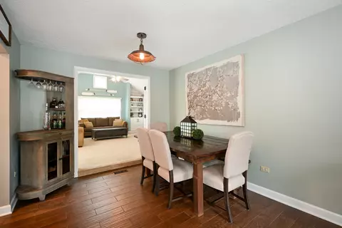2176 Blacksmith Dr, Wheaton, IL 60189 photo 8