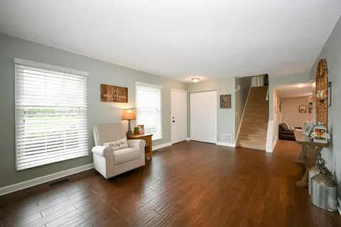 2176 Blacksmith Dr, Wheaton, IL 60189 photo 5