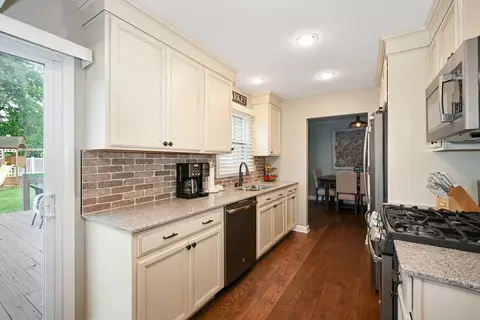 2176 Blacksmith Dr, Wheaton, IL 60189 photo 15