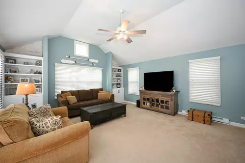 2176 Blacksmith Dr, Wheaton, IL 60189 photo 9