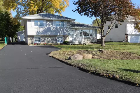1412 Clayton Marsh Dr, Lake In The Hills, IL 60156
