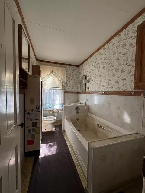 1214 W 3rd St, Dixon, IL 61021 photo 7