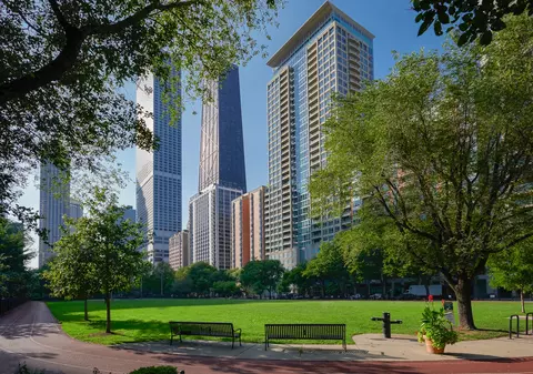 250 E Pearson St #3004, Chicago, IL 60611