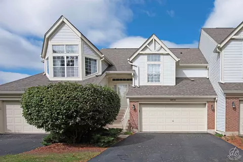 120 Ione Dr #B, South Elgin, IL 60177
