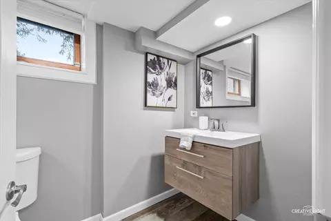 Bath - 620 E Benton Ave, Naperville, IL 60540 photo 2 of 3