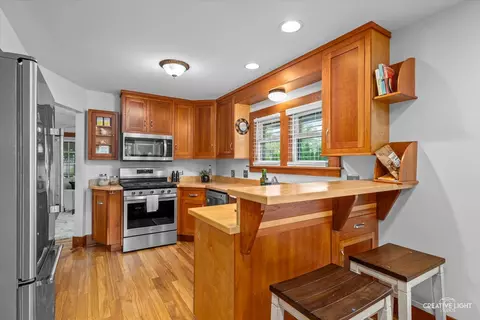Kitchen - 620 E Benton Ave, Naperville, IL 60540 photo 2 of 2