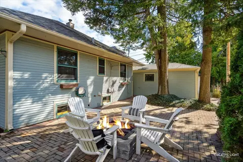 Exterior - 620 E Benton Ave, Naperville, IL 60540 photo 2 of 10