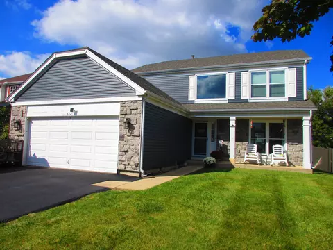 422 Hummingbird Ln, Bolingbrook, IL 60440