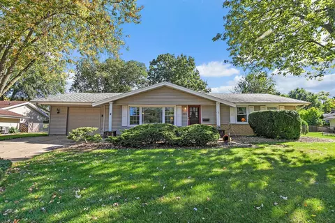 125 Westover Ct, Schaumburg, IL 60193