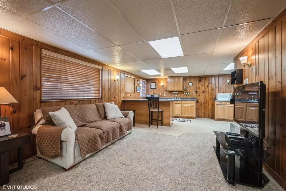 Other - 5917 N Virginia Ave, Chicago, IL 60659 photo 5 of 11