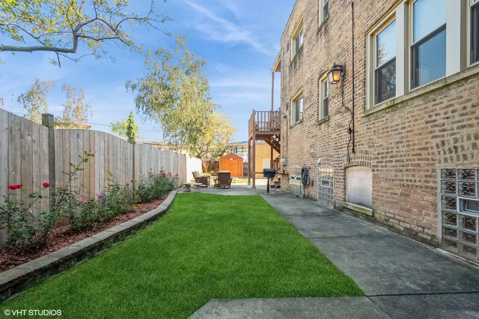 Exterior - 5917 N Virginia Ave, Chicago, IL 60659 photo 5 of 6