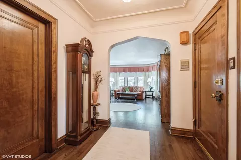 Entry Way - 5917 N Virginia Ave, Chicago, IL 60659 photo 1 of 4