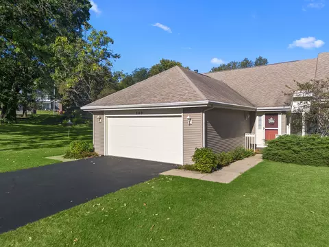 207-209 Kirkstone Pl, Rockton, IL 61072