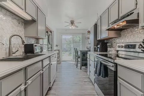 837 Valley Stream Dr #D, Wheeling, IL 60090 photo 3