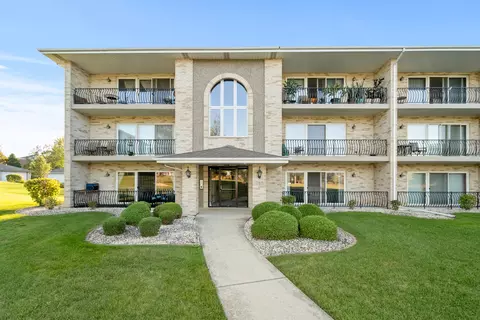17818 Bernard Dr #3A, Orland Park, IL 60467