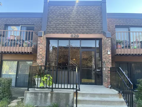 629 Derry Ct #2A, Schaumburg, IL 60193