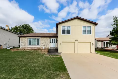 100 Green Meadow Dr, Glendale Heights, IL 60139