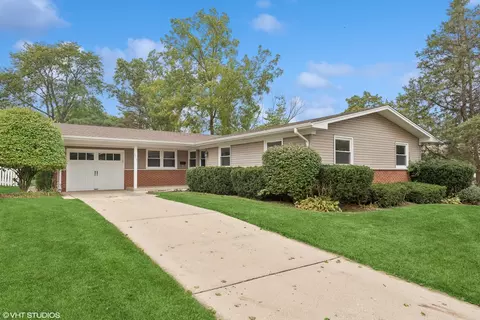 1018 N Belmont Ave, Arlington Heights, IL 60004