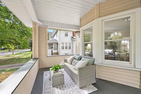 Exterior - 909 S Fell Ave, Normal, IL 61761 photo 5 of 9