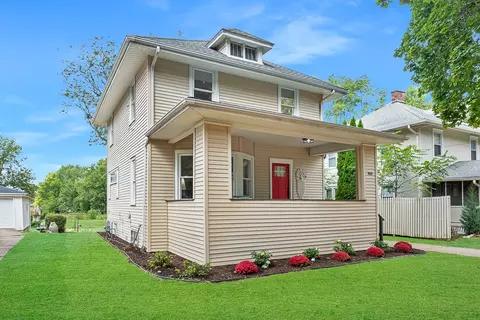 909 S Fell Ave, Normal, IL 61761