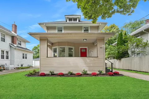 Exterior - 909 S Fell Ave, Normal, IL 61761 photo 7 of 9