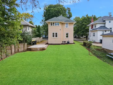 Exterior - 909 S Fell Ave, Normal, IL 61761 photo 2 of 9