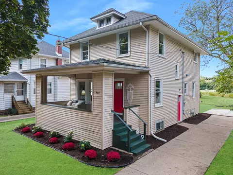 Exterior - 909 S Fell Ave, Normal, IL 61761 photo 9 of 9