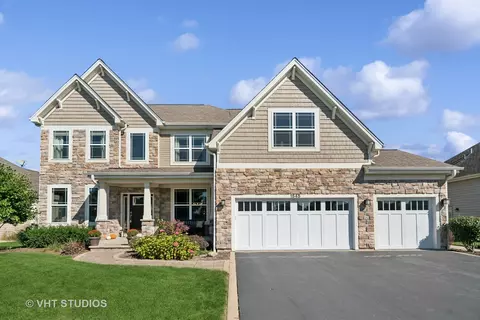 1545 Fairfield Dr, Elburn, IL 60119