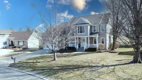 110 S Loveridge Ln, Watseka, IL 60970