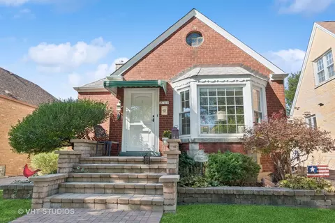 9704 S Harding Ave, Evergreen Park, IL 60805