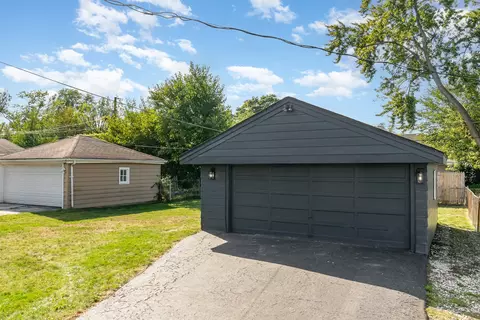 Exterior - 18020 Escanaba Ave, Lansing, IL 60438 photo 4 of 7