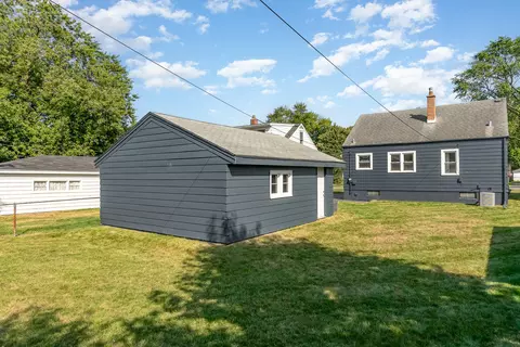 Exterior - 18020 Escanaba Ave, Lansing, IL 60438 photo 6 of 7